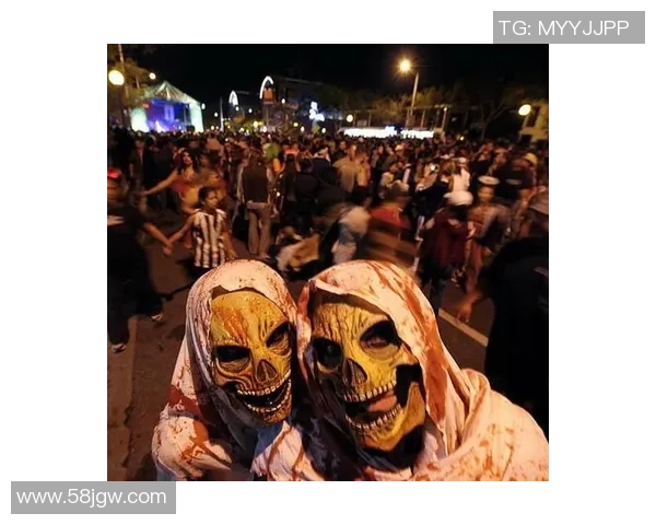 那不勒斯举办“国际灯光节”，吸引全球游客眼球